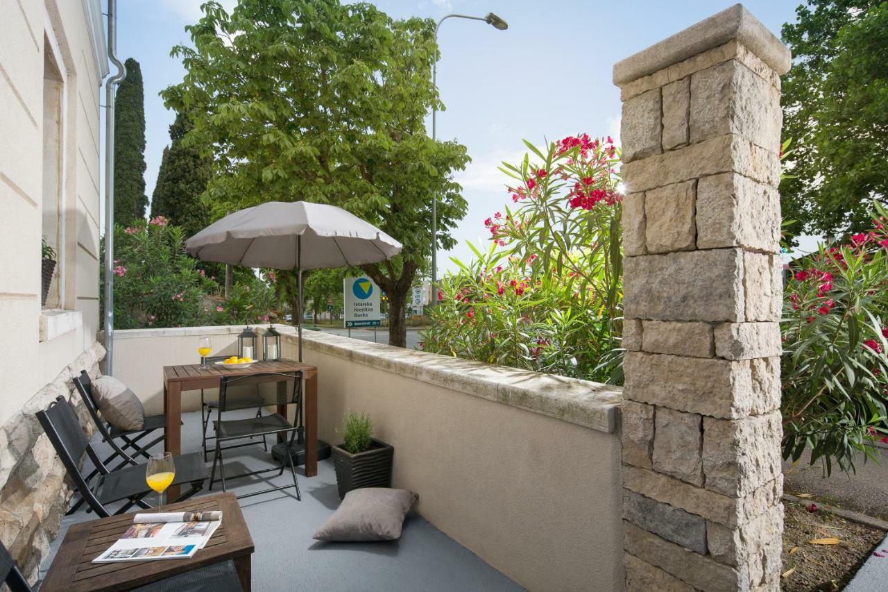 Apartments Bonaparte 포레치 외부 사진