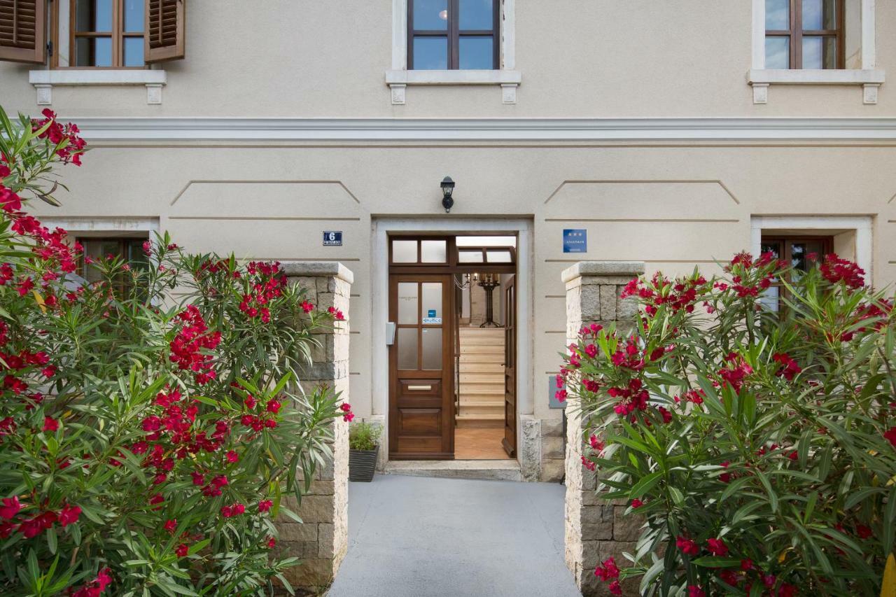Apartments Bonaparte 포레치 외부 사진