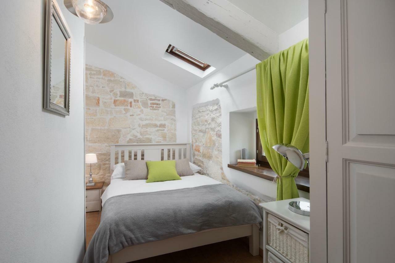 Apartments Bonaparte 포레치 외부 사진