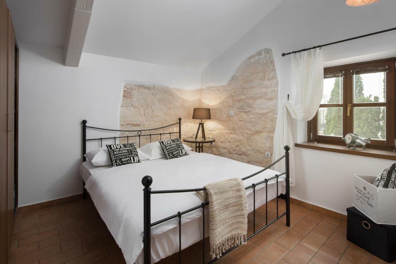 Apartments Bonaparte 포레치 외부 사진